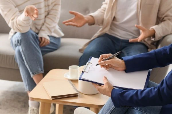 Image of divorce mediation Redhill in progress.
